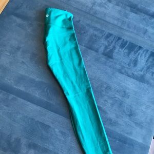 Great condition Lululemon green leggings
